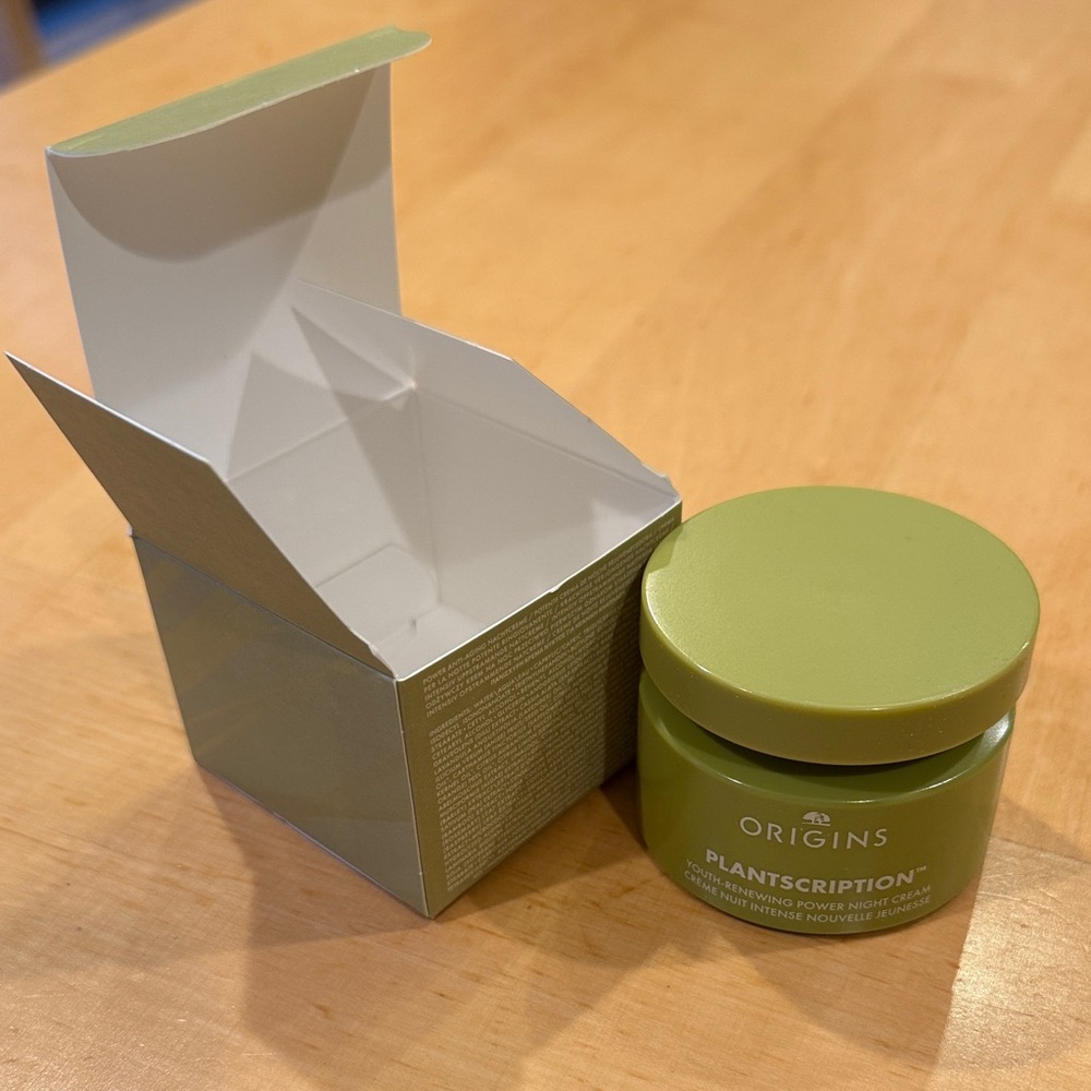 Origins Plantscription Youth-Renewing Night Cream in Green Box